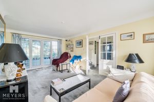 Lounge- click for photo gallery